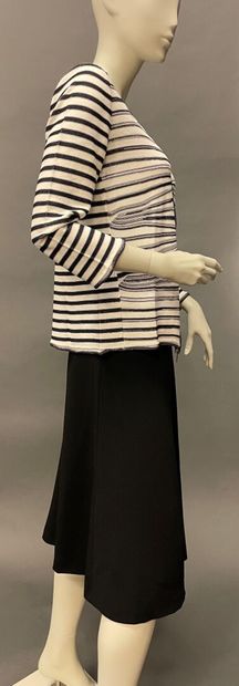 null MAX MARA, ARMANI COLLEZIONI
Lot including a zipped vest in black and white striped...