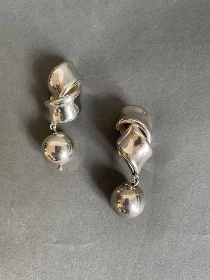 null Workshop of the 1990's
Pair of ear clips in silver plated metal, berlingots...