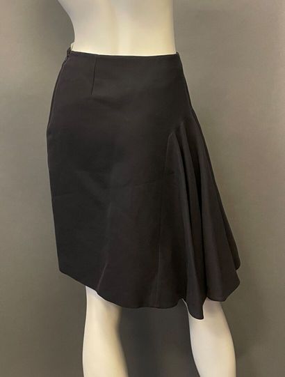 null Christian DIOR Paris -Cruise collection 2021
Black woolen skirt with a flounce...