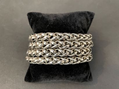 null Atelier des Années 1990
Metal bracelet with four braided chains
Not signed.
Width...