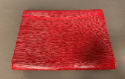 null Louis VUITTON
Red epi leather clutch, flap closure with the name of the House,...