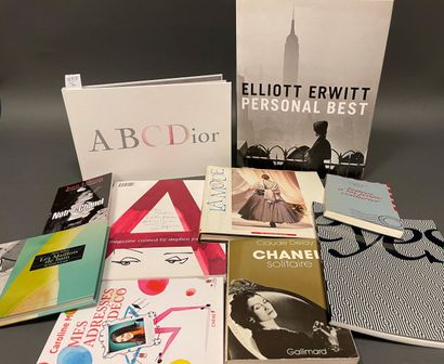 Lot composed of 10 various books on fashion...