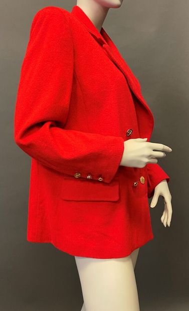 null HERMES made in france
Red cashmere jacket, double breasted, notched collar,...