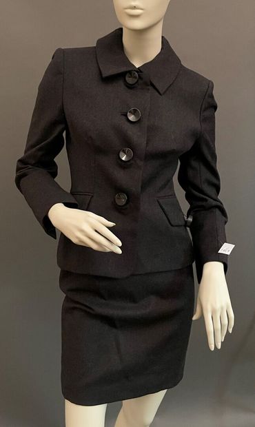 null Christian DIOR Boutique n°94981
Charcoal gray wool skirt suit, including a jacket...