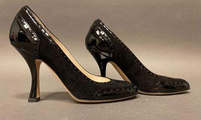 null Christian DIOR
Pair of pumps in suede and black patent leather, 
size 35,5