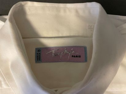 null Thierry MUGLER
Cotton shirt with small collar, collar pin, snap closure under...