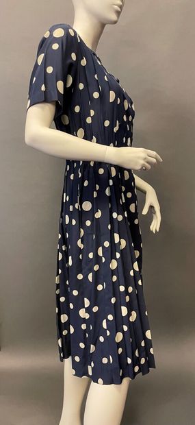 null Christian DIOR Knit and Coordinated
Navy blue silk dress with white weight,...