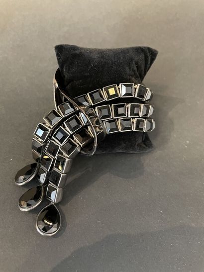 null Thierry MUGLER
Brushed metal "ribbon" bracelet, made of three rows of black...