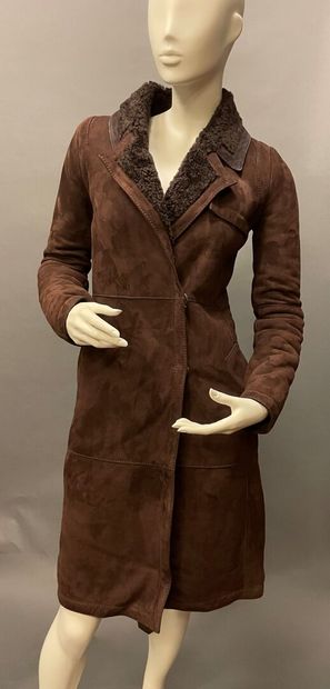 null Christian DIOR
3/4 length brown shearling, notched collar, single breasted under...
