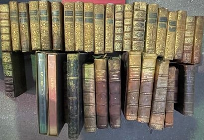 null Lot of about 22 volumes of the Pleiades
and Lot of bound books mainly from the...