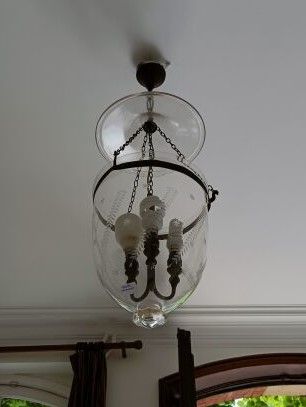 null Lanterne d'alcôve en verre gravé de feuillages, la monture de métal. 
XIXème...