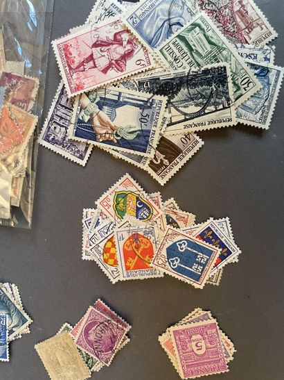 null Collection de timbres et correspondance : France et étranger.