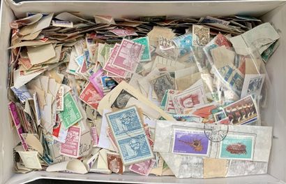 Collection d'albums (6) 
de timbres et modernes,...