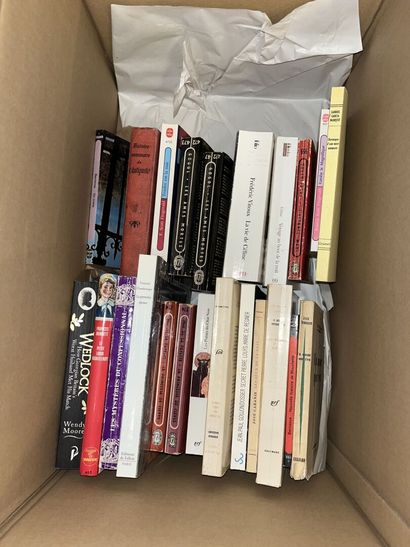 null Important lot of books. 19 boxes.