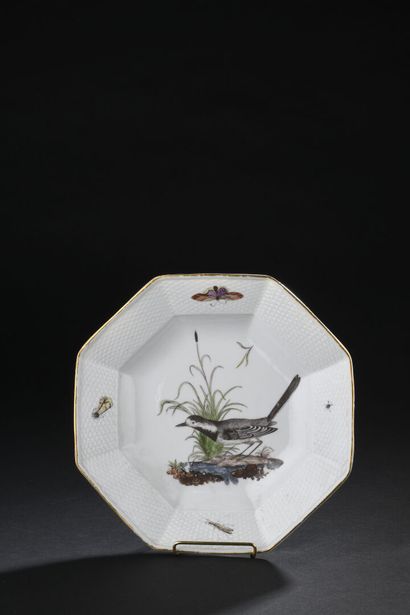 null Meissen
Compotier octogonale en porcelaine à motifs de vannerie en relief sur...