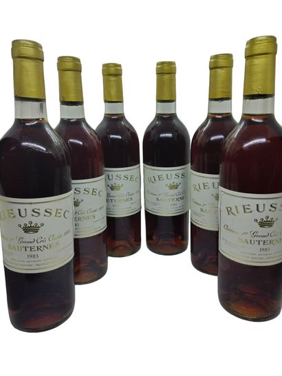 10 bouteilles de RIEUSSEC Château 1er Grand...