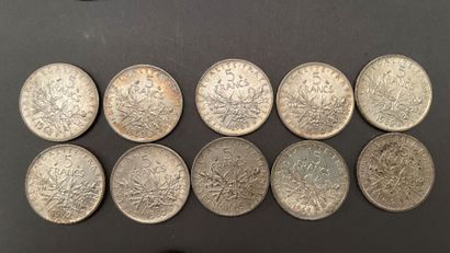 null Lot of silver coins of the years 1960-1970) including:
-3 coins of 10 francs...