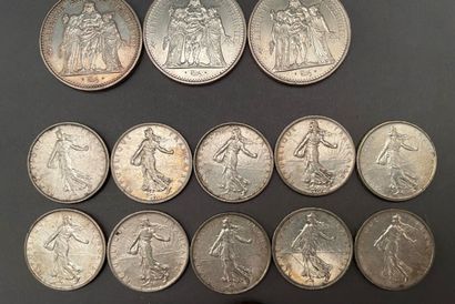 null Lot of silver coins of the years 1960-1970) including:
-3 coins of 10 francs...