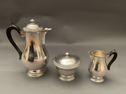 null CARDEILHAC
Silver coffee set with pearl frieze decoration including: coffee...