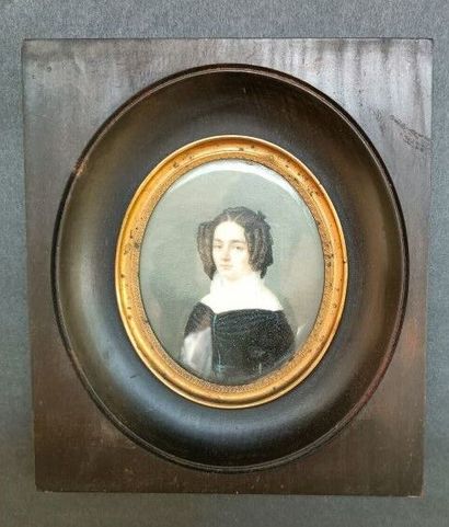 null Hippolyte CHAPON (1790-1838)
Portrait of a young man 
Miniature, signed and...