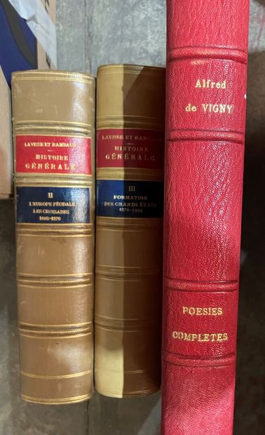 null Lot de livres reliés, principalement des XVIIIème et XIXème siècle.
(7 cart...