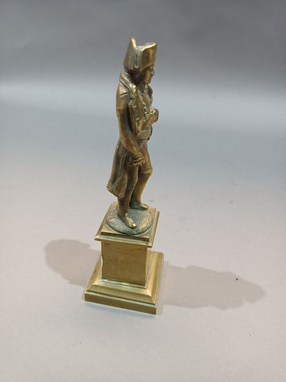 null Bronze : Napoléon.
XIXème siècle.
H : 16 cm.