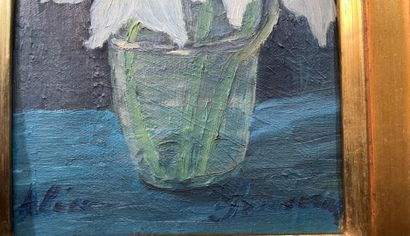 null Alice SOUVERAIN (1905-1987)
Bouquet sur fond bleu
Huile sur toile, signée dans...