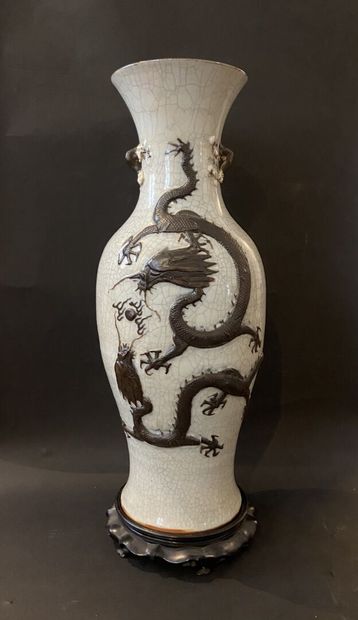 CHINE, Nankin - XIXe siècle.
Vase balustre...