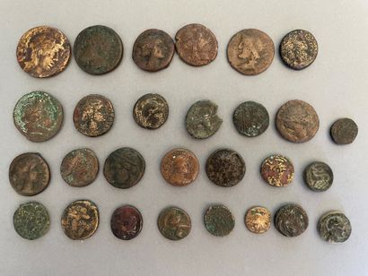 Italie et Grèce.
Lot de 28 bronzes grecs,...