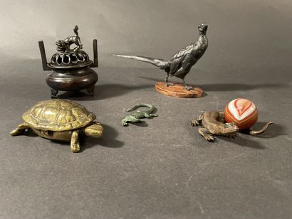 null Lot comprising various bronze animals:
- a pheasant:
Height. 12 cm; Depth: 6...