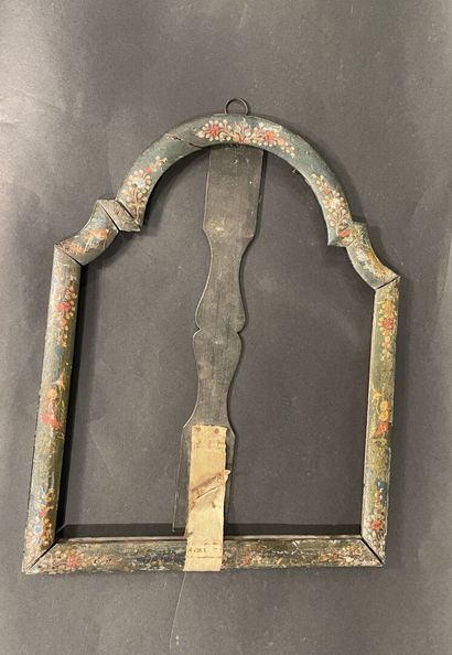 null Painted table mirror with flower design
15th century.
Sight size : 40 x 31 cm.
Accents.
The...