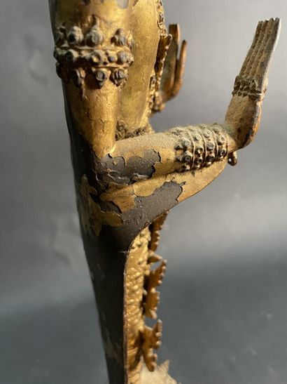 null Gilded bronze divinity.
Thai work.
Missing gilding.
55.5 cm.