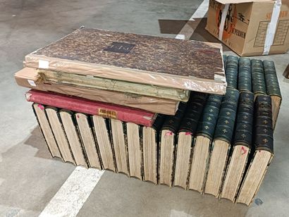 null Lot of books including "Le tour du monde". 
Attached: a set of various atlases...