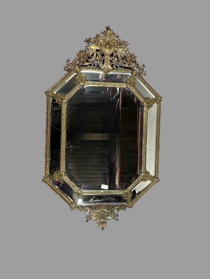 null Louis XIV style gilt bronze mirror with beveled glass. 
111 x 69 cm