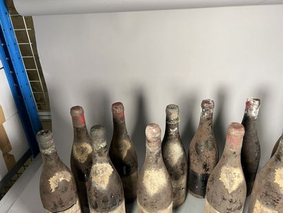 null 35 vintage bottles from various origins, some of them large (AUSONE, MIISSION...