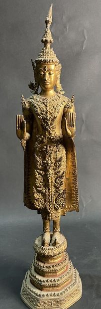 null Gilded bronze divinity.
Thai work.
Missing gilding.
55.5 cm.