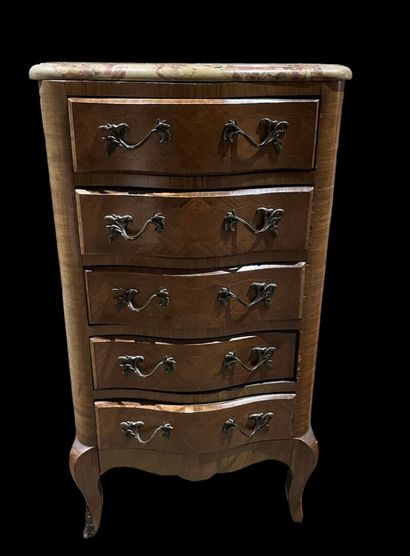 null Chiffonnier in veneered wood, opening to five drawers.
Louis XV style, 20th...