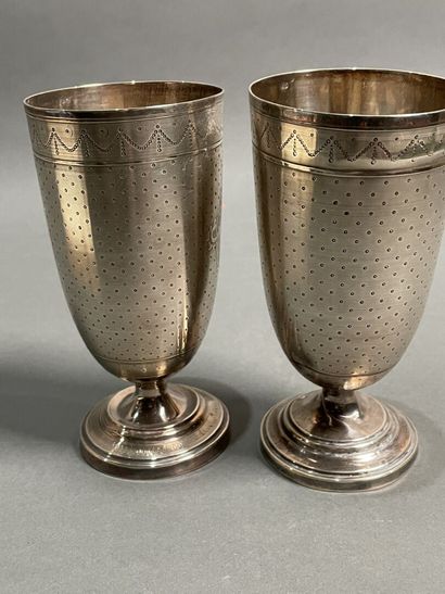 null Pair of silver vases on pedestal, EG and GH respectively. 
Dents.
H : 14.5 cm...
