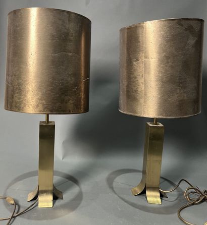 null Pair of metal lamps in the Maison CHARLES style.
Damage. 
H : 72 cm