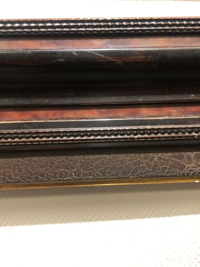 null Wood frame with imitation tortoiseshell molding
Ext: 108 x 87 cm, 
int: 81 x...