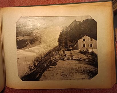 null Album of silver photographs on paper: Le Sud de la France, les Alpes.