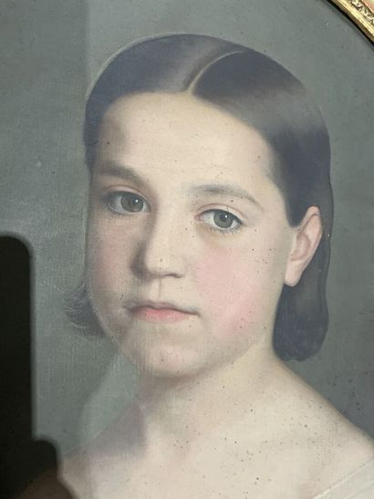 null Three portraits, Late 19th century :
-Girl
Oil on canvas with oval view
56.5...