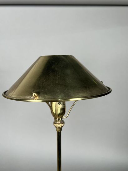 null UNO - Lassi
Pair of table lamps in gilded metal. 
Wear and tear. 
Height: 70...