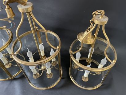 null Four cylindrical brass lanterns with 4 light arms and glass sides
Louis XVI...
