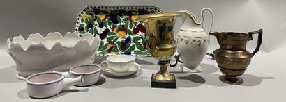 null Batch of porcelain including Medicis vase with landscape decoration (20 cm)...