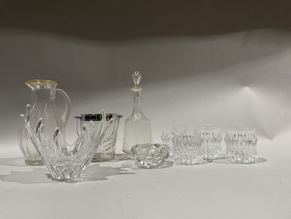 null Lot of crystal and glassware, including Daum free-form molded crystal bowl (17...