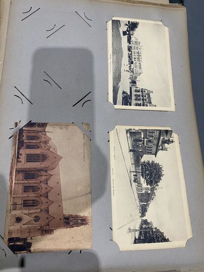 null Set of three albums of postcards, mainly views of Arras.
Approximately 400 postcards.
Some...