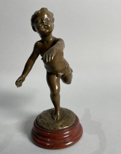 null After Louis KLEY (1833-1911)
The running boy 
Bronze group signed on the terrace,...