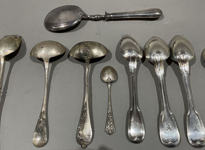 null Set of silver flatware including 5 coffee spoons, 3 table spoons, salad servers,...