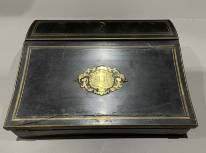 null Lot of trinkets, including blackened wood and brass fillet writing case (10...